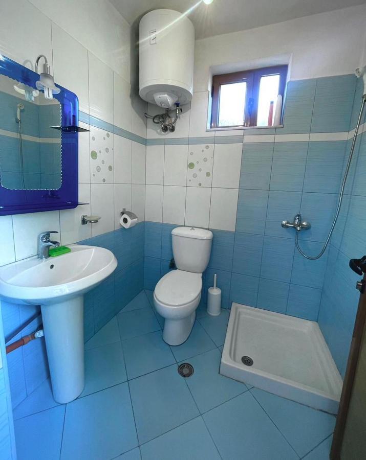 Blue Guesthouse Gjirokastër Eksteriør bilde