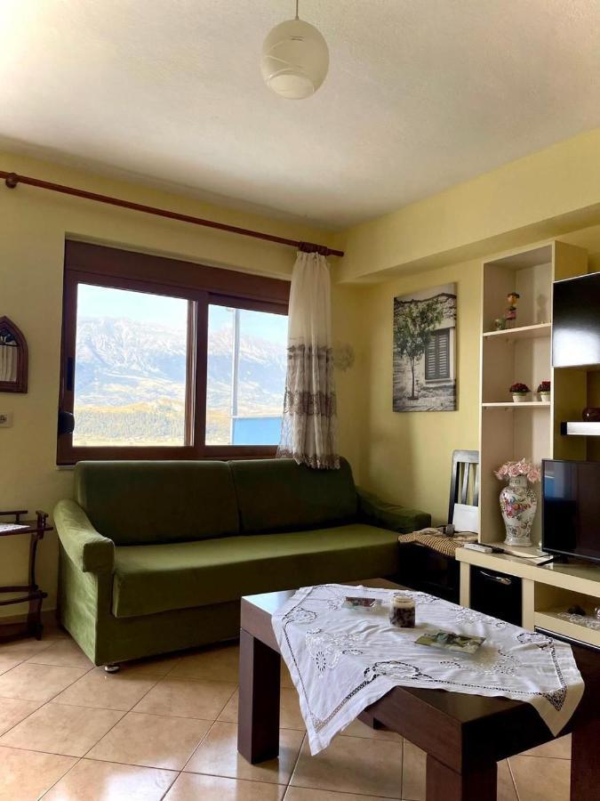 Blue Guesthouse Gjirokastër Eksteriør bilde