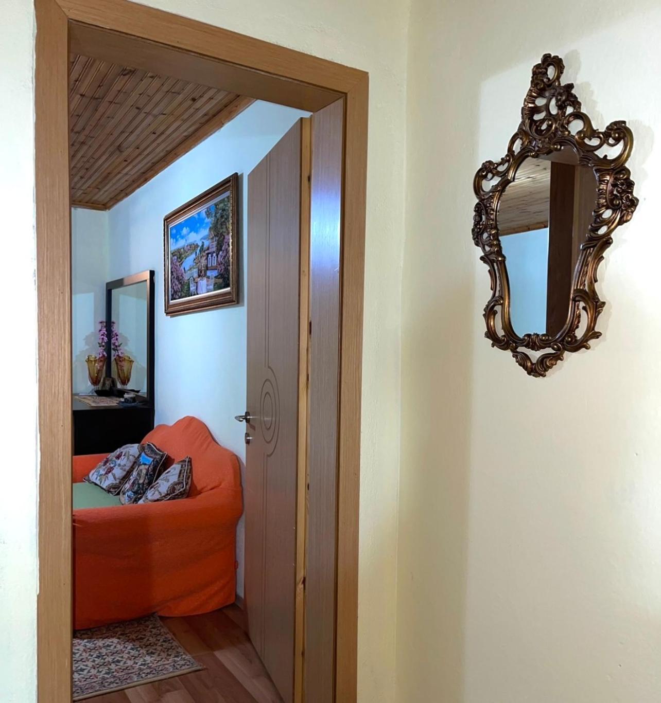 Blue Guesthouse Gjirokastër Eksteriør bilde