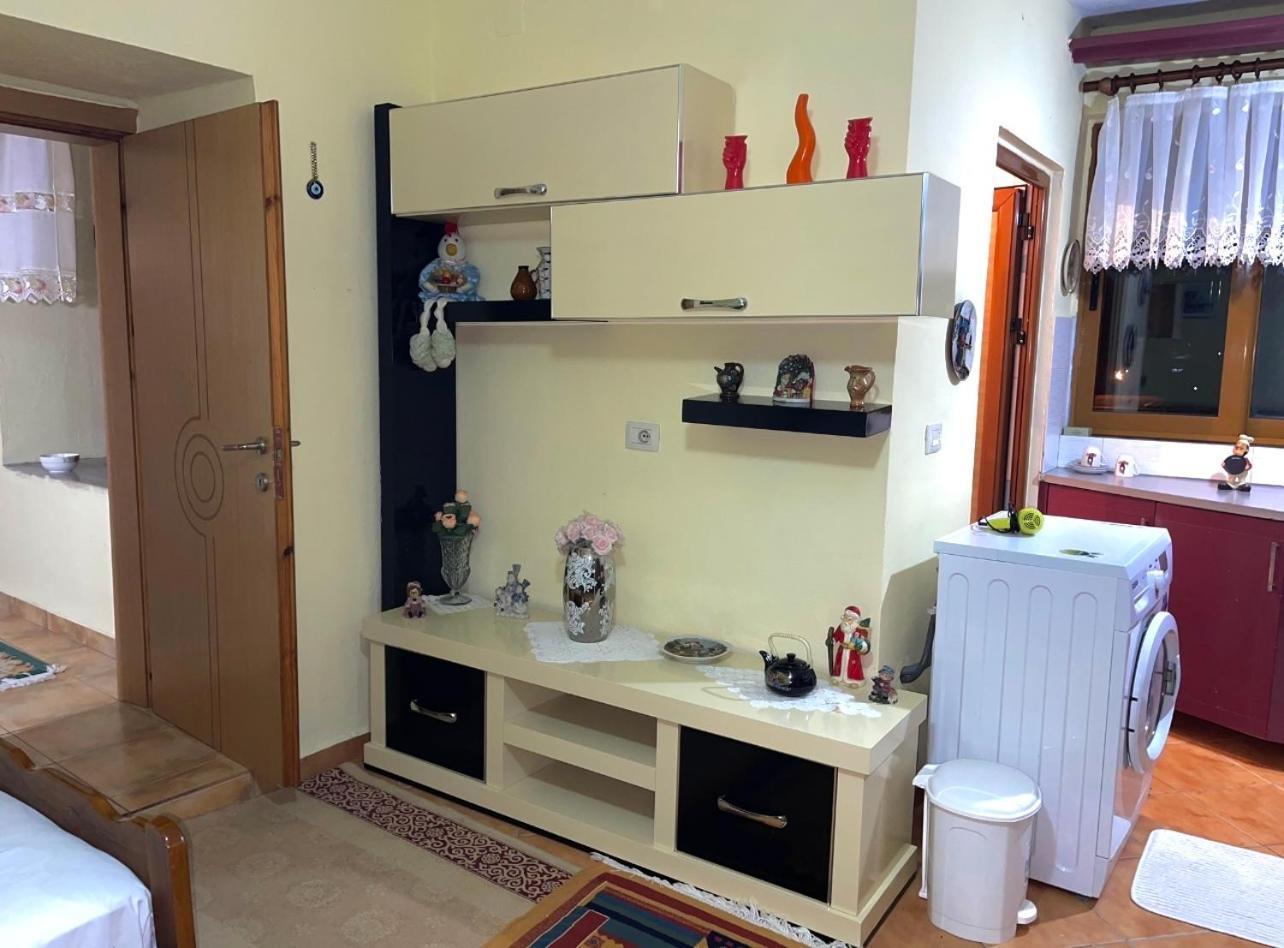 Blue Guesthouse Gjirokastër Eksteriør bilde